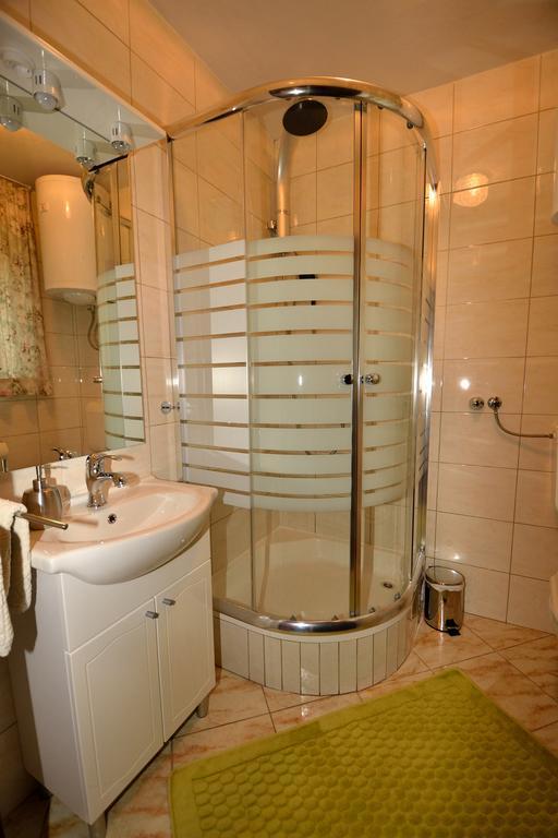 Plitvice Pansion Lovric Hotell Plitvička Jezera Rom bilde