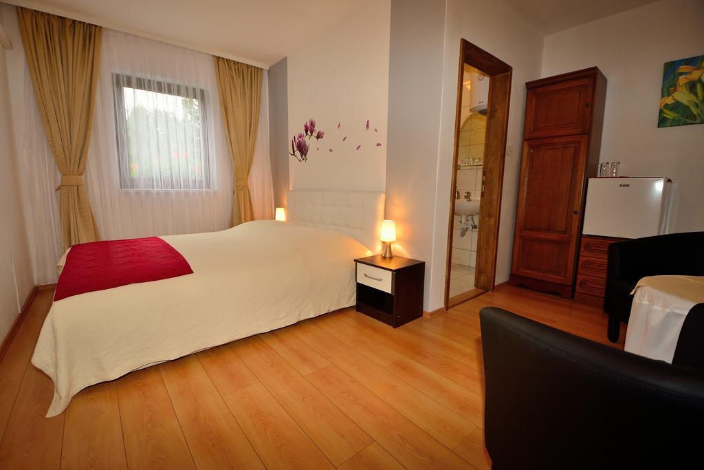 Plitvice Pansion Lovric Hotell Plitvička Jezera Rom bilde