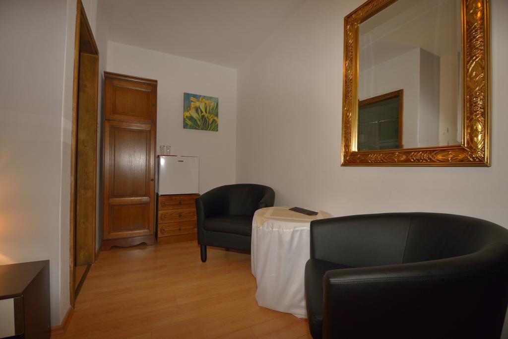 Plitvice Pansion Lovric Hotell Plitvička Jezera Rom bilde
